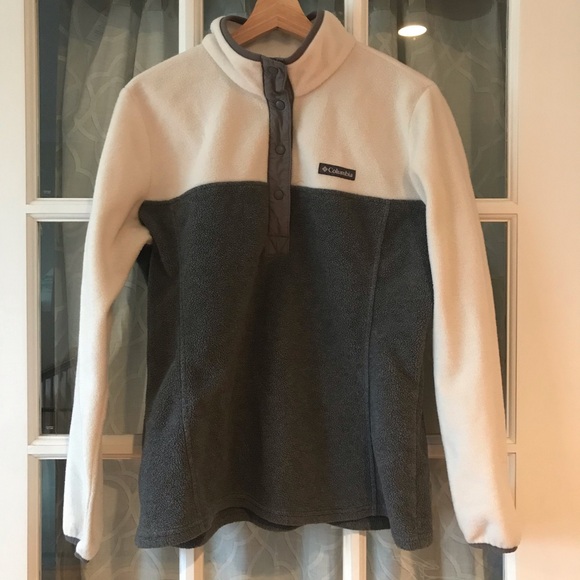 Columbia size L excellent condition women’s fleece, white with gray, snap close - Picture 4 of 5